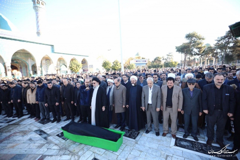 اقامه نماز بر پیکر مرحوم زمانی نژاد؛ مدیرکل بنیاد مسکن انقلاب اسلامی استان گلستان 