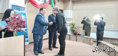 مشارکت خیرین در فراهم سازی بسترهای رشد و توسعه علمی دانش آموزان  یک ضرورت است 