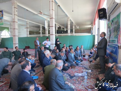 میز خدمت مسئولین در مسجد جامع شهر گالیکش برگزار شد