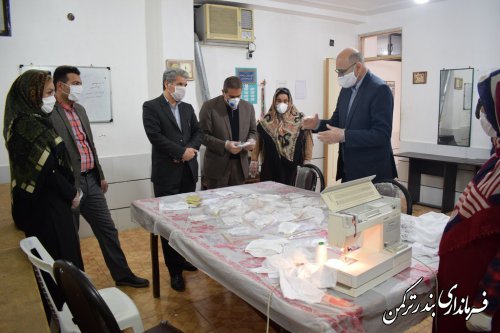 بازدید فرماندار شهرستان بندرترکمن از کارگاه تولید ماسک در آموزشگاه آزاد فراسو