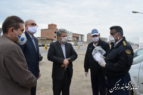 بازدید فرماندار شهرستان بندرترکمن از کارگاه تولید ماسک در آموزشگاه آزاد فراسو