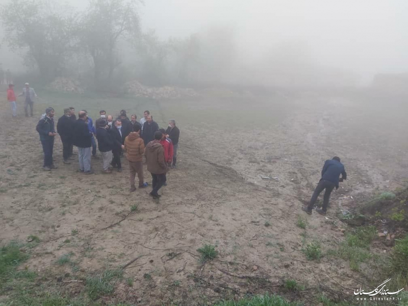 تاکید استاندار گلستان بر رفع مشکلات مردم در حادثه رانش دوباره زمین در روستای آق امام مراوه تپه