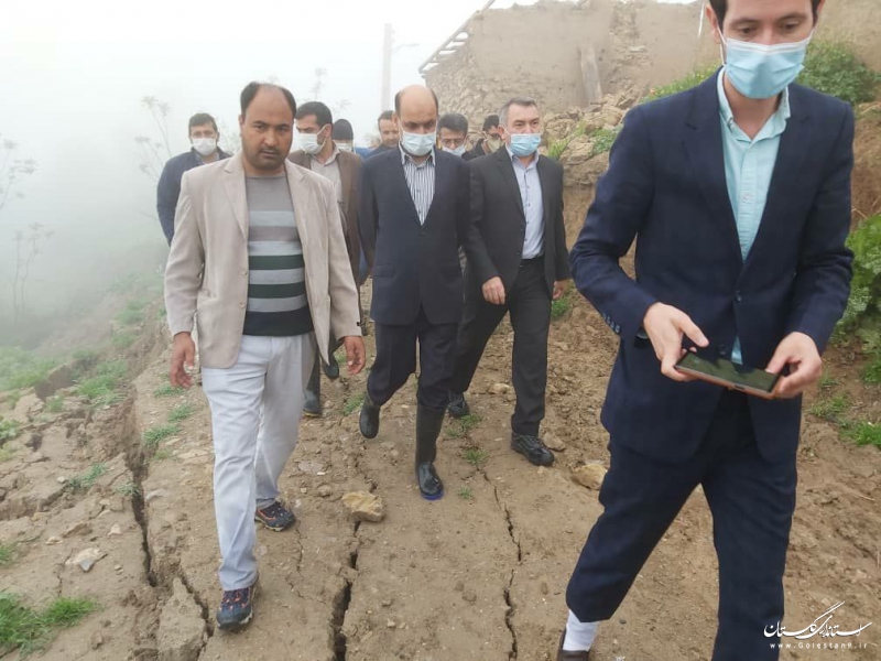 تاکید استاندار گلستان بر رفع مشکلات مردم در حادثه رانش دوباره زمین در روستای آق امام مراوه تپه