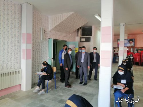 امتحانات نهایی با رعایت شیوه نامه های بهداشتی مقابله با کرونا در کلاله در حال برگزاری می باشد