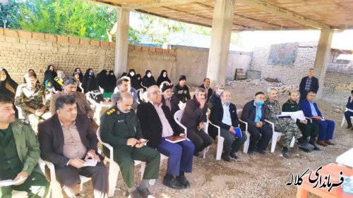 میز خدمت فرماندار و مسئولین کلاله در محله محروم شهر برپا شد