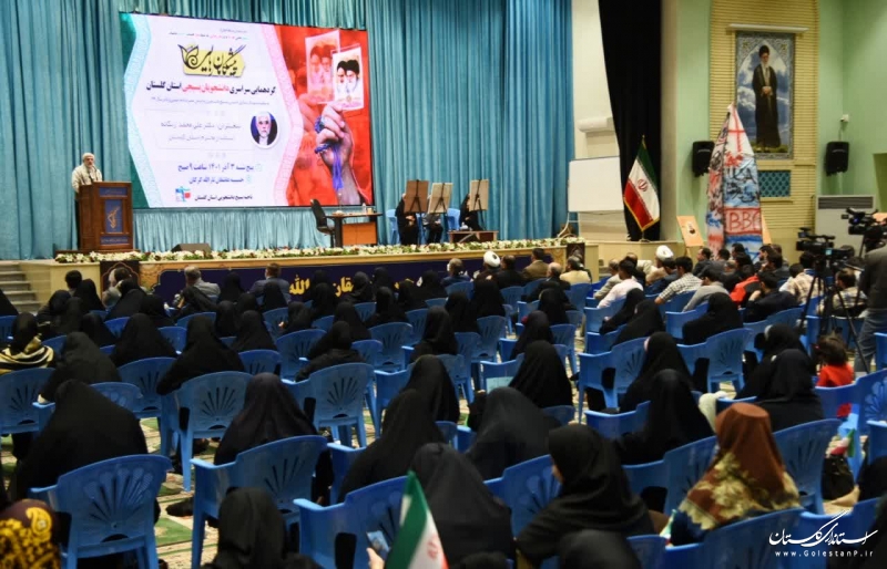 همه باید نسبت به روشنگری خدمات انقلاب اسلامی اقدام کنند