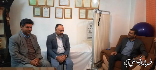 به مناسبت روز جهانی معلولان، فرماندار علی آبادکتول با معلول موفق دیدار کرد