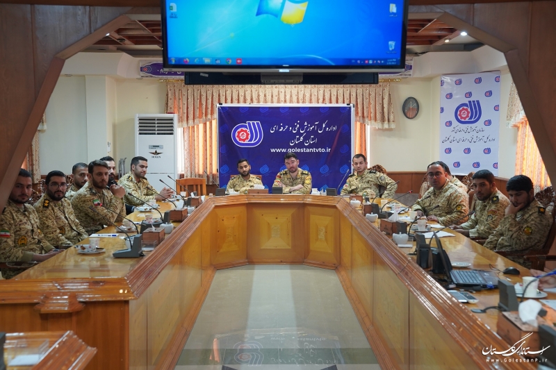 بیکاری یکی از مشکلات کشور است که با استفاده از ظرفیت نخبگان و تحقق نهضت مهارت افزایی در گام دوم انقلاب این معضل برطرف می شود