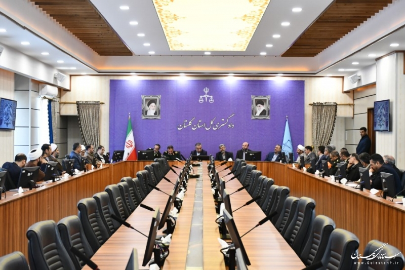 دوقطبی کردن جامعه از اهداف دشمن است که باید مدنظر همه مردم و مسئولان باشد