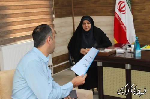 در نخستین سه شنبه ملاقات عمومی در اردیبهشت ماه تعدادی از شهروندان با فرماندار دیدار کردند