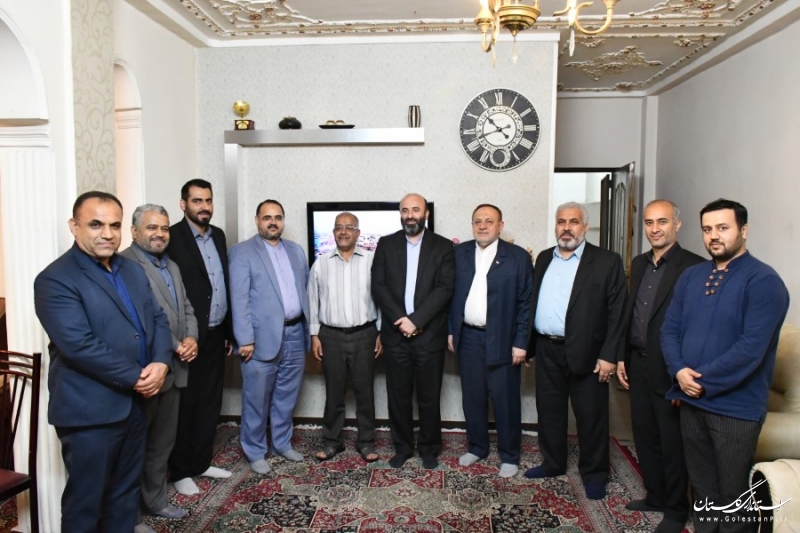 دیدار و قدردانی معاون سیاسی امنیتی و اجتماعی استاندار گلستان از معلم دوران تحصیل خود