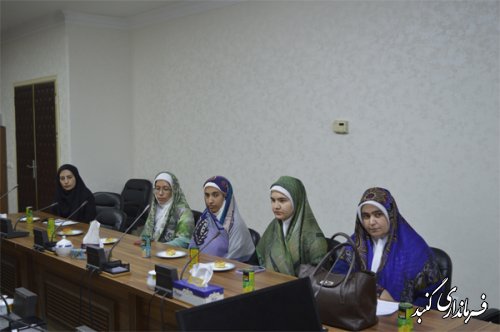 دانشجویان دانشگاه مذاهب اسلامی۱۰۰ ختم قرآن و ۱۰۰ ختم تحریر به اساتیدشان هدیه دادند