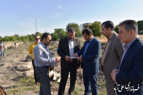 بازدید فرماندار از روند اجرای نهضت ملی مسکن در علی آبادکتول