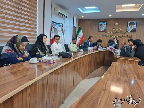 دانش آموزان آینده سازان ما بوده و باید در هدایت آنان تلاش کنیم