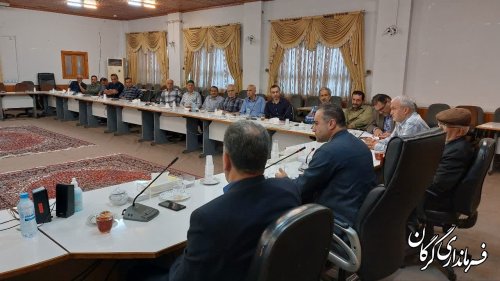 جلسه هم اندیشی سرپرست فرمانداری شهرستان  با جمعی از فعالان اقتصادی،اجتماعی و فرهنگی 