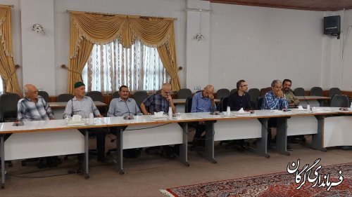 جلسه هم اندیشی سرپرست فرمانداری شهرستان  با جمعی از فعالان اقتصادی،اجتماعی و فرهنگی 