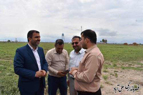 بازدید فرماندار علی آبادکتول با همراهی مدیرکل بنیاد مسکن استان از روستای عرفان آباد
