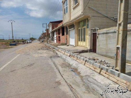 آغاز عملیات اجرایی جدول کانیو در روستای صیدآباد بخش مرکزی بندرترکمن