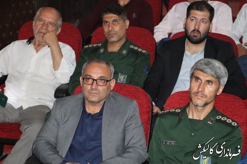 دهیاران و شهرداران در خط مقدم توسعه و پیشرفت شهرستان هستند
