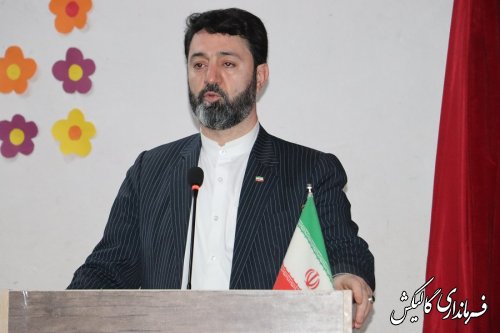 دهیاران و شهرداران در خط مقدم توسعه و پیشرفت شهرستان هستند