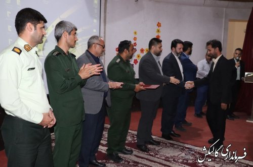 دهیاران و شهرداران در خط مقدم توسعه و پیشرفت شهرستان هستند