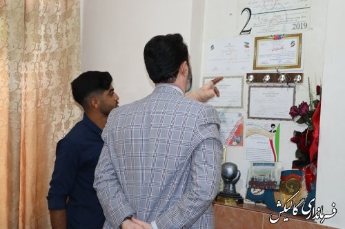 دیدار و عیادت فرماندار شهرستان از ملی پوش بوکس گالیکشی