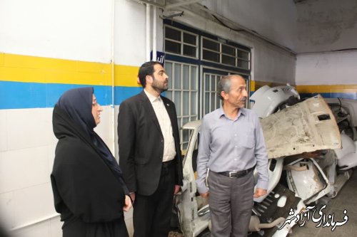 بازدید فرماندار آزادشهر از نمایندگی شرکت ایران خودرو
