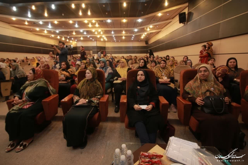 نخستین همایش علمی سوزن‌دوزی ترکمن در گلستان پایان یافت