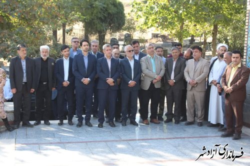 مراسم عطرافشانی گلزار شهدای شهرستان آزادشهر