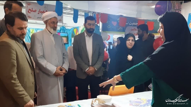 آیین افتتاحیه نمایشگاه هفته ملی کودک با حضور مدیرکل دفتر امور اجتماعی و فرهنگی استانداری گلستان