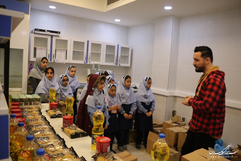 بازدید دانش آموزان  از اداره کل استاندارد گلستان