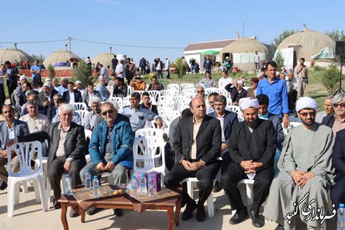 نخستین جشنواره پرورش شتر ترکمن در روستای عوض حاجی شهرستان گنبدکاووس برگزار شد