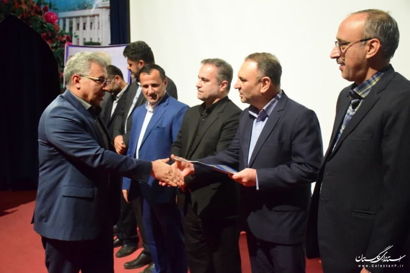 مراسم تجلیل از برگزیدگان جشنواره هفته پژوهش و فناوری و آیین اختتامیه هفته پژوهش استان گلستان برگزار شد