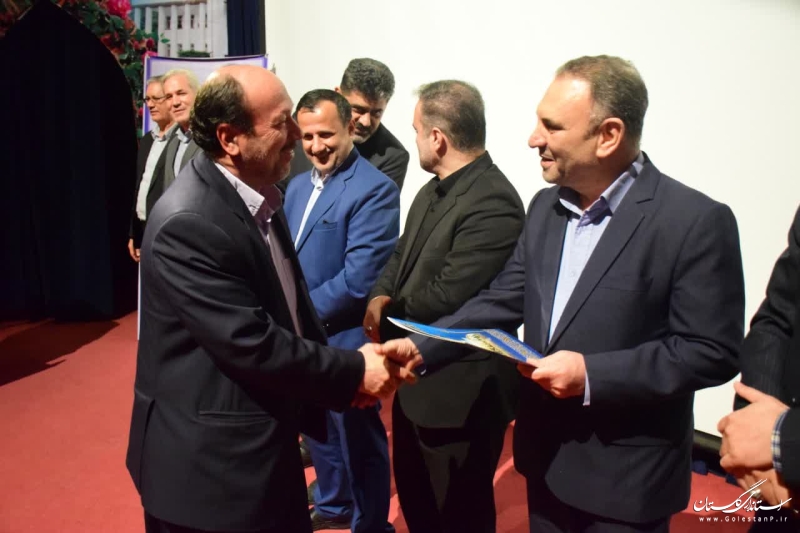 مراسم تجلیل از برگزیدگان جشنواره هفته پژوهش و فناوری و آیین اختتامیه هفته پژوهش استان گلستان برگزار شد