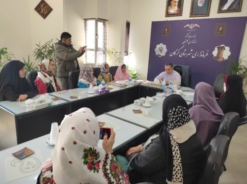 دیدار دانش آموزان دبستان دخترانه ۱۷ شهریور با فرماندار گرگان