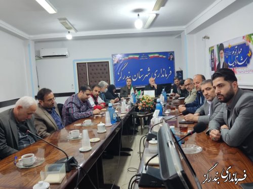شهروندان شهرستان از قرار گرفتن در بستر رودخانه ها و فعالیت های کوهنوردی خودداری کنند