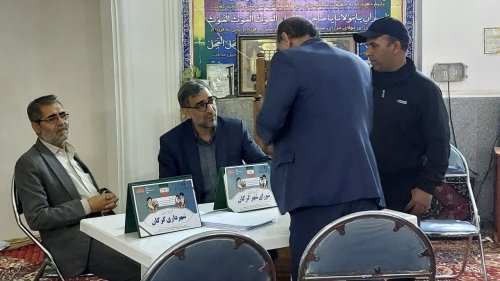 در محله کوی عرفان گرگان میز خدمتی با حضور ۲۰ دستگاه اجرایی برگزار شد