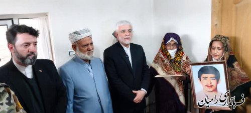 تکریم و تجلیل استاندار گلستان از مادر شهید اراز محمد جرجانی
