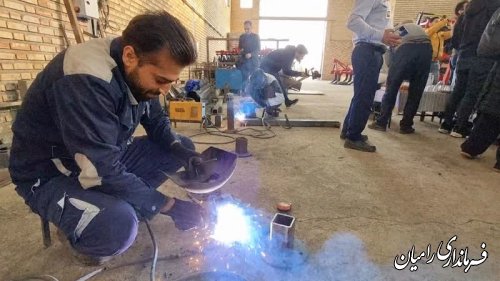 بازدید استاندار گلستان از کارگاه تولیدی ادوات کشاورزی