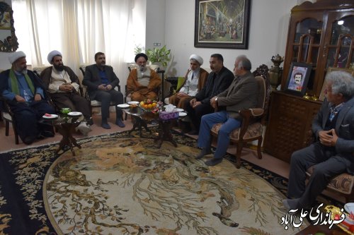 دیدار و سرکشی فرماندار علی آباد کتول از خانواده های شهدای انقلاب اسلامي شهرستان