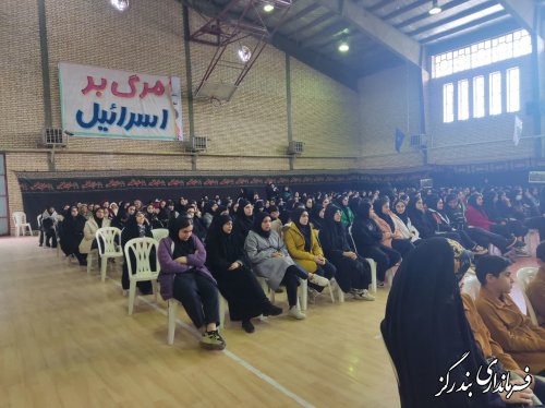 با برگزاری یادواره های شهدا مردم از جان فشانی هایی که برای حفظ انقلاب انجام شده آگاه میشوند