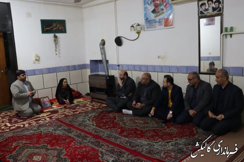 معاون سیاسی استاندار گلستان و هیئت همراه با مادر شهید غلامعلی تولی دیدار کرد