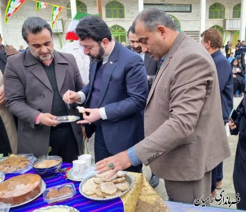 برپایی نمایشگاه هنری توانمندی های زنان روستا در بخش فندرسک به مناسبت دهه مبارک فجر
