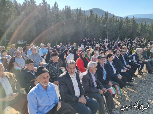 برگزاری همایش پیاده روی خانوادگی گرامیداشت دهه فجر در روستای مازیاران فندرسک
