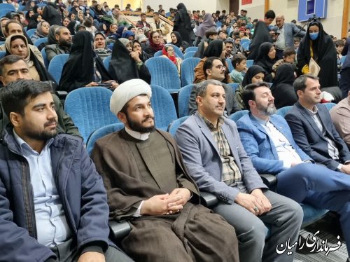 حضور مردم در جشن های انقلاب نشان از وفاداری آنها به انقلاب است