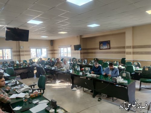 همکاری و همدلی کارکنان فرمانداری در روند برگزاری انتخابات بسیار مؤثر است