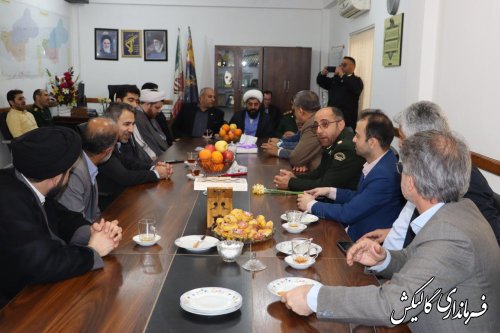 نشست و دیدار صمیمی فرماندار، امام جمعه و برخی از مسئولین شهرستان با فرمانده سپاه گالیکش 