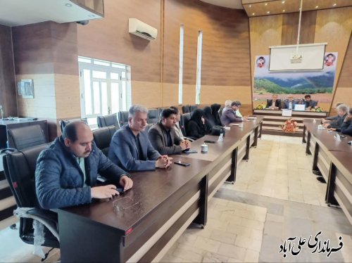 تکریم و قدردانی از دو قشر کارگر و معلم در سیره اولیای الهی و بزرگان می باشد