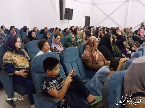 جشن ازدواج ۱۰ زوج جوان در شهرستان گمیشان برگزار شد