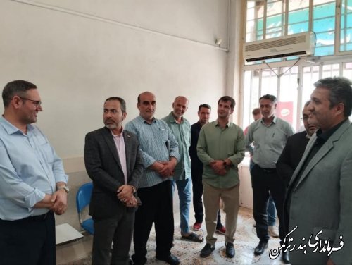 بازدید سرزده فرماندار بندرترکمن از باجه بانکی روستایی پست بانک خواجه لر